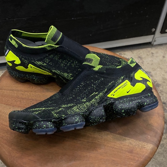 vapormax neon yellow